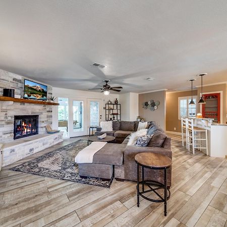Charming Pet Friendly 4 Bdrm Home Mins To Main St And Wineries Fredericksburg Ngoại thất bức ảnh