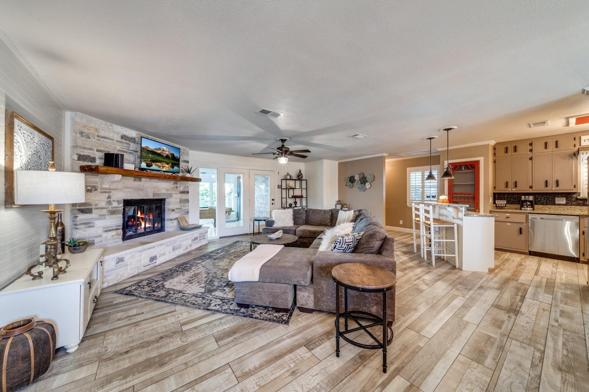 Charming Pet Friendly 4 Bdrm Home Mins To Main St And Wineries Fredericksburg Ngoại thất bức ảnh