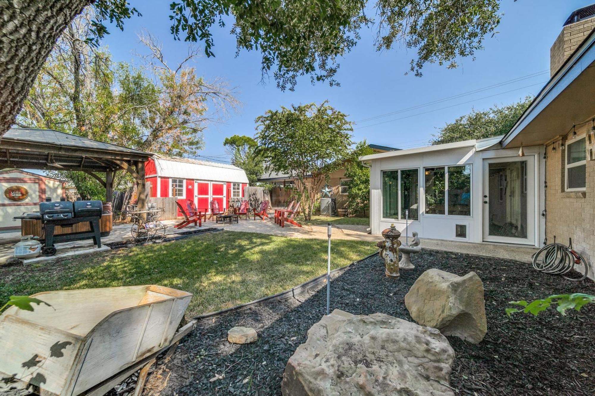Charming Pet Friendly 4 Bdrm Home Mins To Main St And Wineries Fredericksburg Ngoại thất bức ảnh