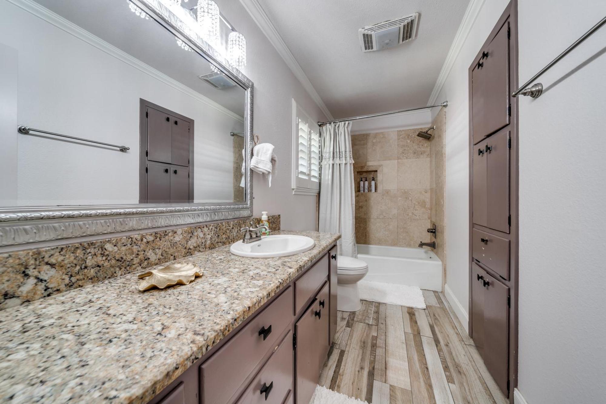 Charming Pet Friendly 4 Bdrm Home Mins To Main St And Wineries Fredericksburg Ngoại thất bức ảnh